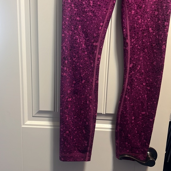 Magenta/Pink Lululemon leggings - Picture 5 of 7